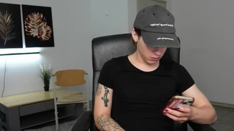 Snapshot of erick_grant chatting on 09.14.25 ERICK GRANT online show from 09.14.25