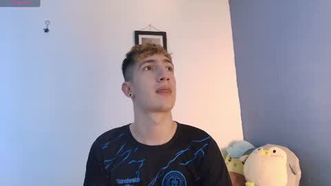 Snapshot of erik_golden_ chatting on 06.14.26 I am Erik online show from 06.14.26