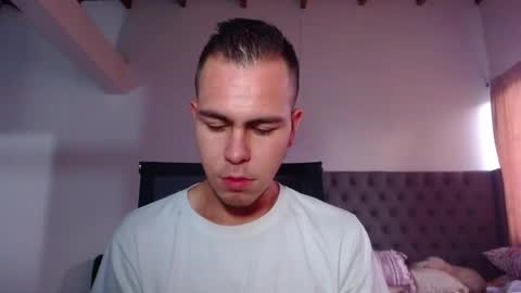 Snapshot of erik_rodriguez chatting on 12.21.25 Erik rodriguez online show from 12.21.25