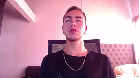 Snapshot of erik_rodriguez chatting on 01.15.26 Erik rodriguez online show from 01.15.26