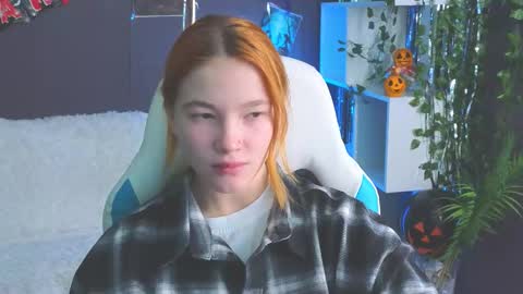 Snapshot of erikabrian chatting on 11.01.25 erikabrian online show from 11.01.25