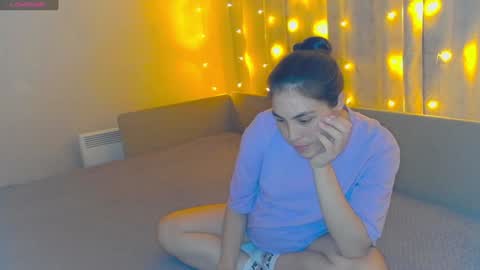 Snapshot of erikagloss chatting on 01.20.25 ErikaGloss online show from 01.20.25