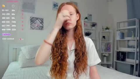 Snapshot of erline_may chatting on 11.26.25 Sofia online show from 11.26.25