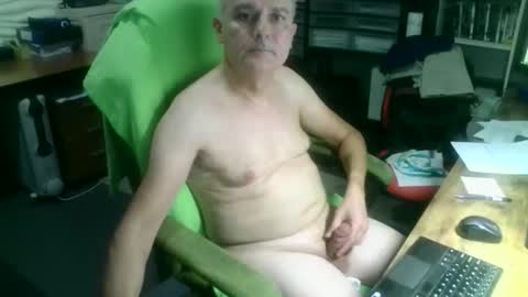 Snapshot of ernello chatting on 09.16.25 ernello online show from 09.16.25