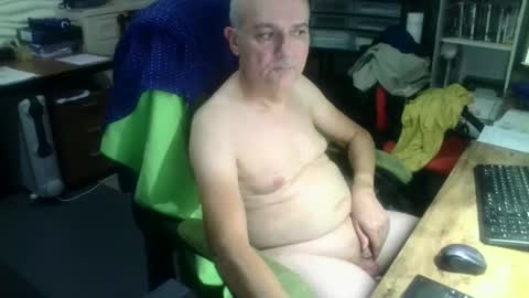 Snapshot of ernello chatting on 09.19.25 ernello online show from 09.19.25