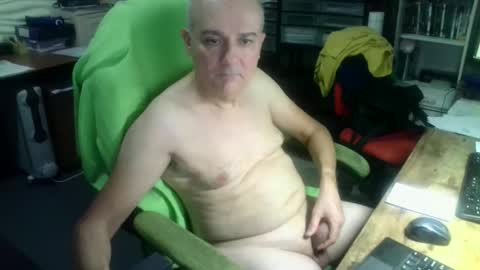 Snapshot of ernello chatting on 09.20.25 ernello online show from 09.20.25