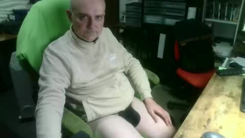 Snapshot of ernello chatting on 10.01.25 ernello online show from 10.01.25