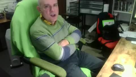 Snapshot of ernello chatting on 10.04.25 ernello online show from 10.04.25