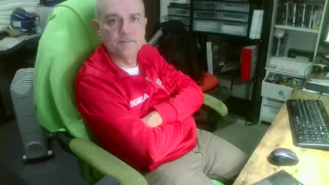 Snapshot of ernello chatting on 10.11.25 ernello online show from 10.11.25