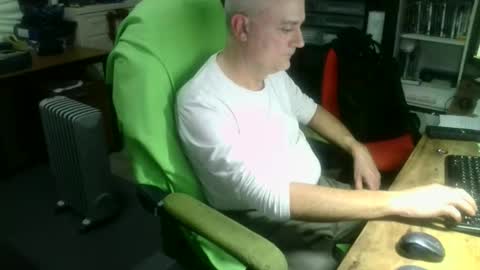 Snapshot of ernello chatting on 11.02.25 ernello online show from 11.02.25