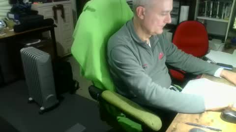 Snapshot of ernello chatting on 11.08.25 ernello online show from 11.08.25