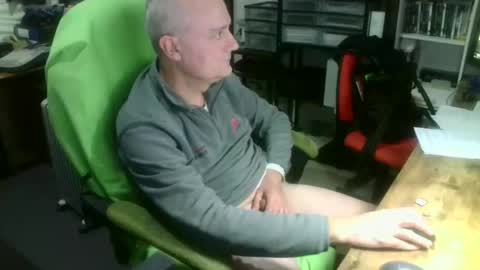 Snapshot of ernello chatting on 11.08.25 ernello online show from 11.08.25
