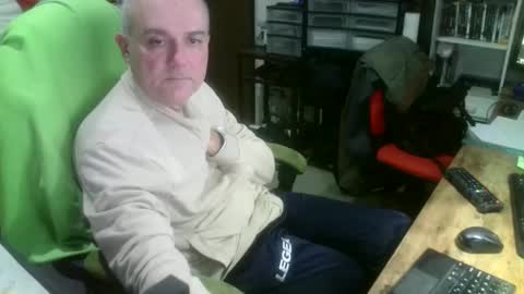 Snapshot of ernello chatting on 11.11.25 ernello online show from 11.11.25