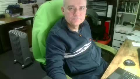 Snapshot of ernello chatting on 12.05.25 ernello online show from 12.05.25