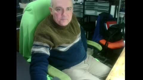 Snapshot of ernello chatting on 01.11.26 ernello online show from 01.11.26