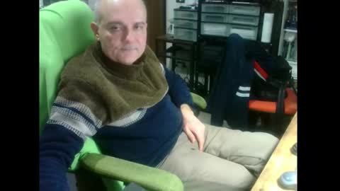Snapshot of ernello chatting on 01.15.26 ernello online show from 01.15.26