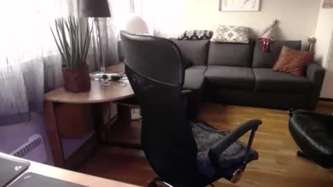 eroen online show from 10.26.25