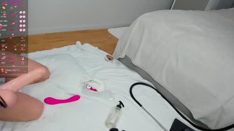 Snapshot of erotic__blondie chatting on 01.01.25 3 PVT open online show from 01.01.25