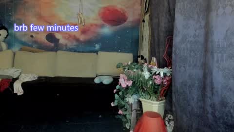 Snapshot of erotic_dessire chatting on 01.12.25 Eve online show from 01.12.25