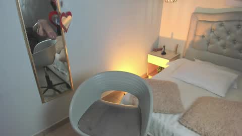 Snapshot of escarleth__ chatting on 09.11.25 Escarlet online show from 09.11.25