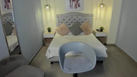 Snapshot of escarleth__ chatting on 10.20.25 Escarlet online show from 10.20.25