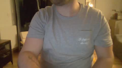 Snapshot of esclavepourfemme chatting on 01.23.25 esclavepourfemme online show from 01.23.25