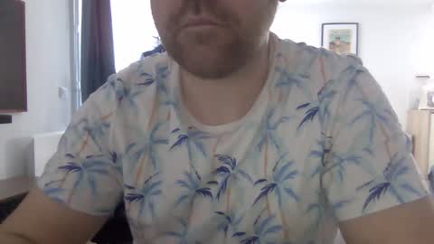 Snapshot of esclavepourfemme chatting on 02.28.25 esclavepourfemme online show from 02.28.25