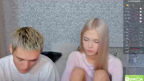 Snapshot of eshcka chatting on 11.13.25 Megan and Brad online show from 11.13.25