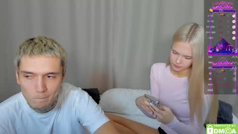 Snapshot of eshcka chatting on 11.24.25 Megan and Brad online show from 11.24.25