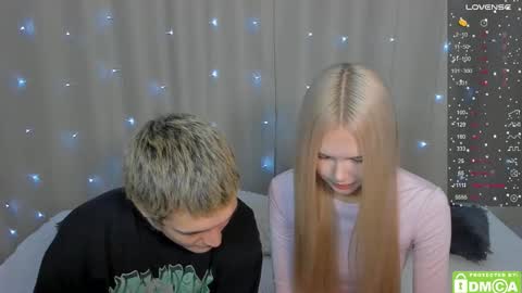 Snapshot of eshcka chatting on 12.17.25 Megan and Brad online show from 12.17.25