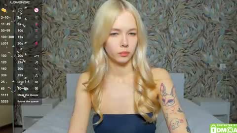 Snapshot of eshcka chatting on 06.23.26 Megan and Brad online show from 06.23.26
