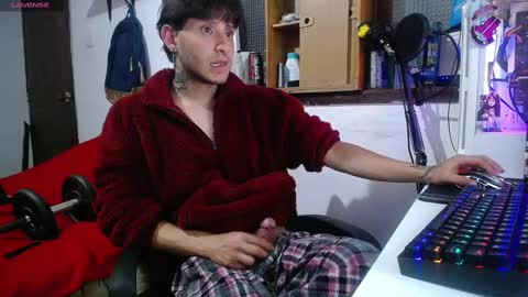 Snapshot of esjrobles chatting on 02.16.25 Esteban online show from 02.16.25