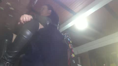 Snapshot of eskelaswd chatting on 01.05.25 Eskela911 online show from 01.05.25