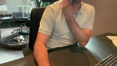 Snapshot of eskp chatting on 09.11.25 eskp online show from 09.11.25