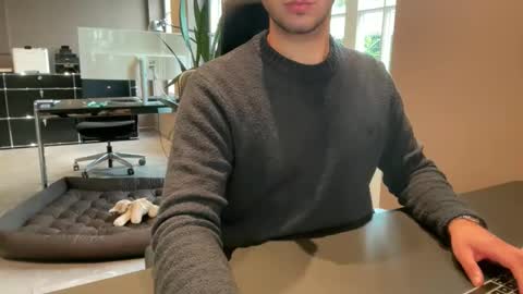 Snapshot of eskp chatting on 10.14.25 eskp online show from 10.14.25