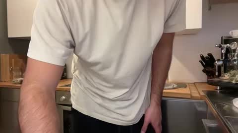 Snapshot of eskp chatting on 10.20.25 eskp online show from 10.20.25