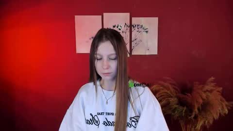 esme_moore_ online show from 10.10.25