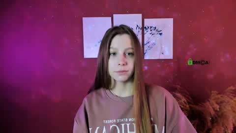 esme_moore_ online show from 10.14.25