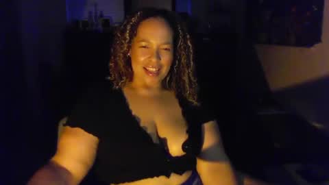 Esme Luv online show from 10.06.25