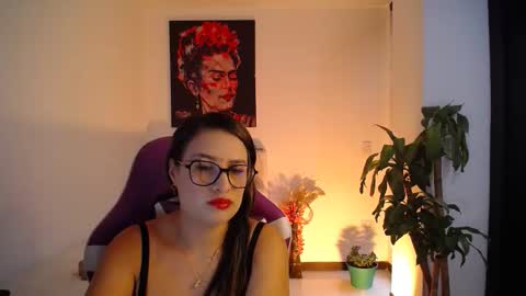 Esmeralda online show from 11.02.25