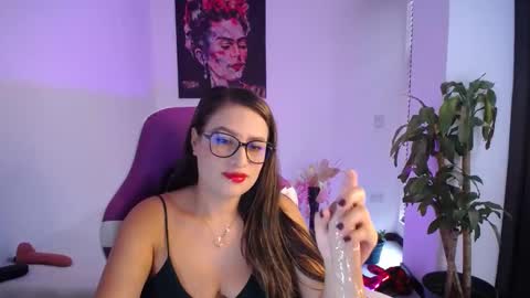 Esmeralda online show from 11.09.25