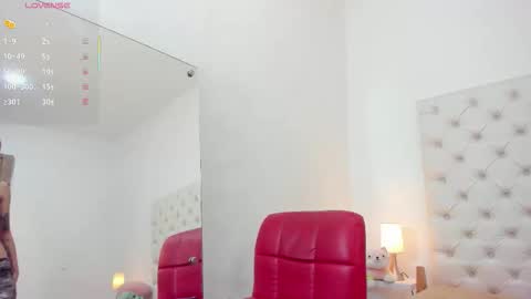 Snapshot of esmeralda_06 chatting on 09.22.25 esmeralda online show from 09.22.25