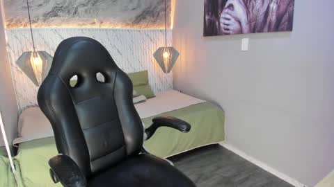 Snapshot of esmeralda__18 chatting on 04.06.26 Esmeralda online show from 04.06.26