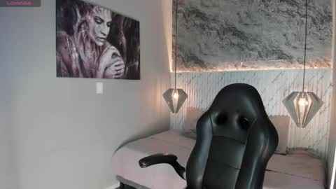 Snapshot of esmeralda__18 chatting on 04.13.26 Esmeralda online show from 04.13.26