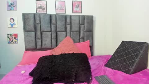 Snapshot of esmeraldaa_sc chatting on 07.10.26 Perla online show from 07.10.26