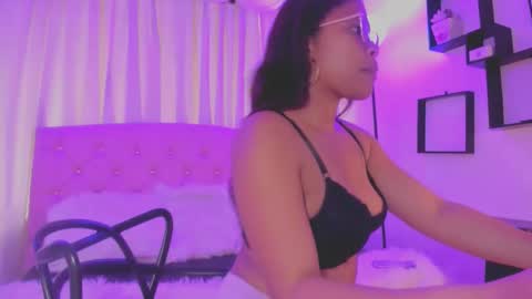 Snapshot of esmeraldabell_ chatting on 03.25.26 Esmeralda online show from 03.25.26