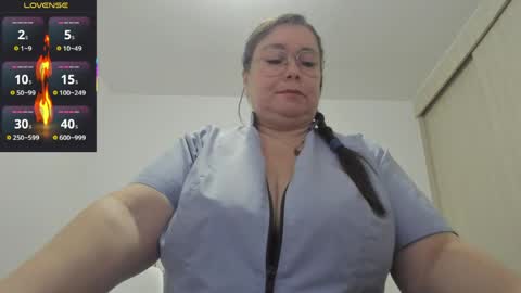 Esmeralda online show from 04.06.26
