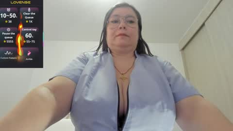 Esmeralda online show from 05.05.26