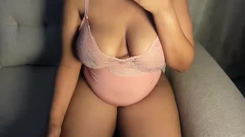 Esme online show from 11.08.25