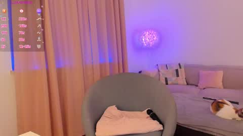 Snapshot of esmimilf chatting on 03.06.25 Esmi online show from 03.06.25